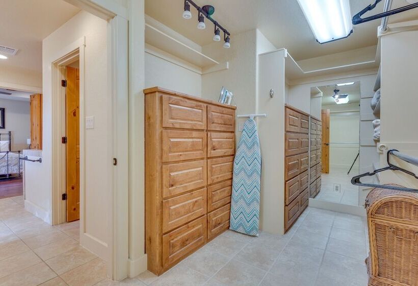 Sprawling Leander Home W/ Game Room!