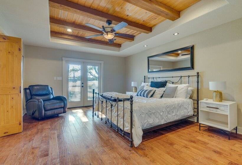 Sprawling Leander Home W/ Game Room!