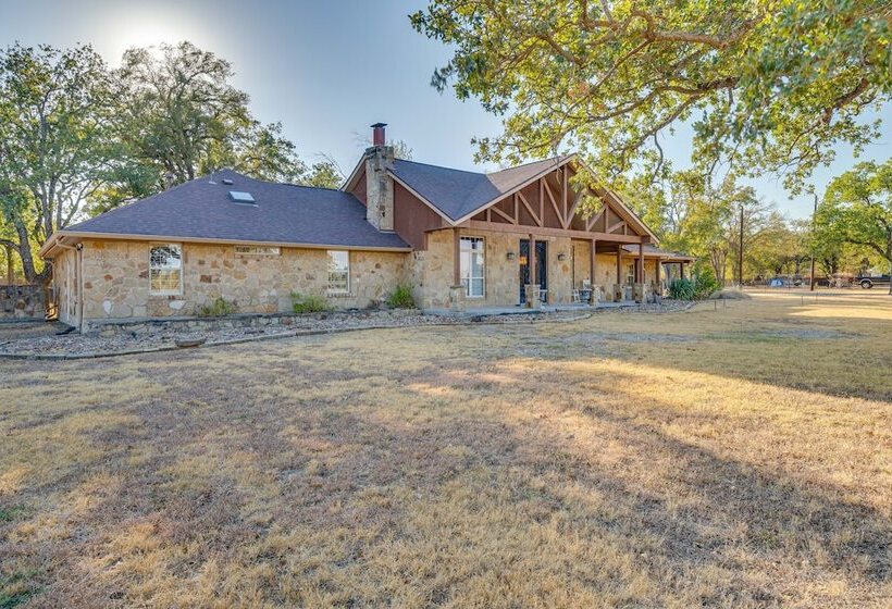 Sprawling Leander Home W/ Game Room!
