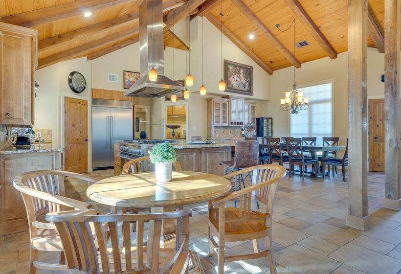 Sprawling Leander Home W/ Game Room!