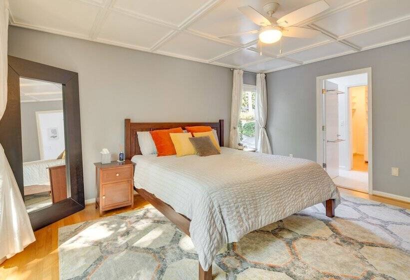 Blue Ridge Mountain Retreat: Deck & Sunroom!