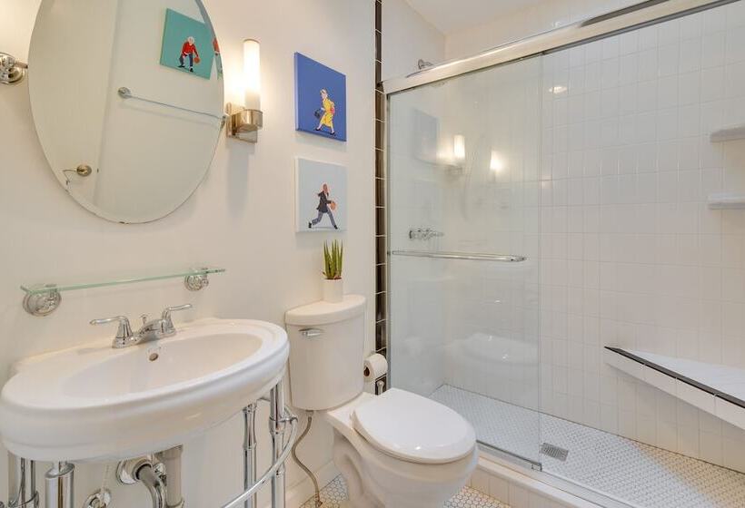 Blue Ridge Mountain Retreat: Deck & Sunroom!