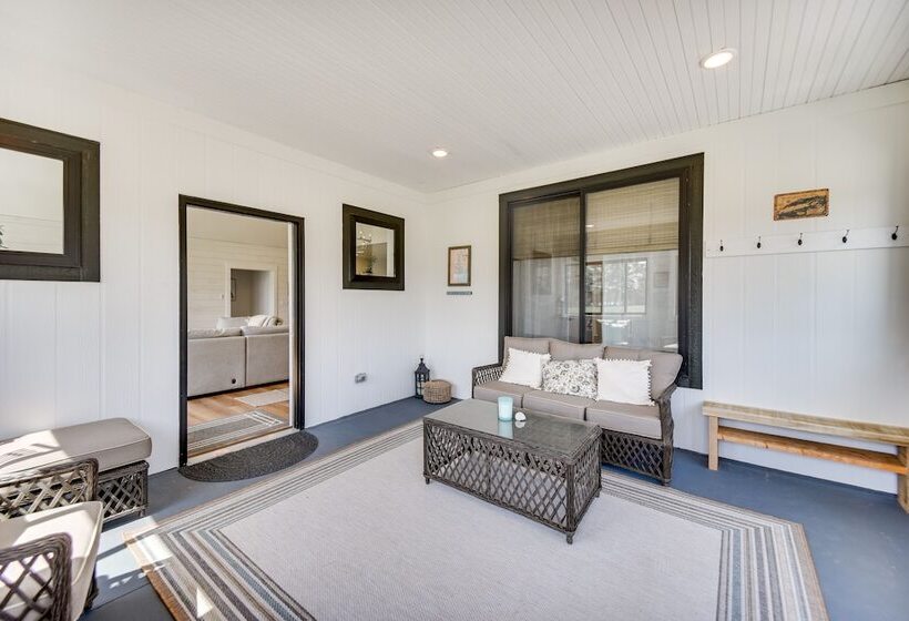 Stunning Chesapeake Bay Farmhouse W/ Dock & Kayaks