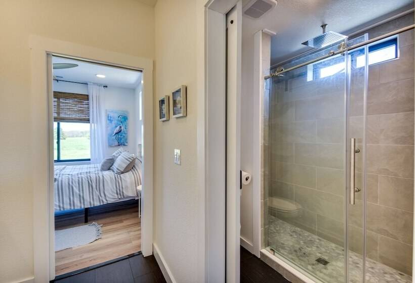 Stunning Chesapeake Bay Farmhouse W/ Dock & Kayaks