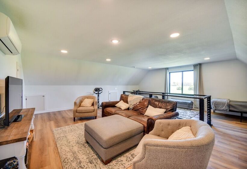 Stunning Chesapeake Bay Farmhouse W/ Dock & Kayaks