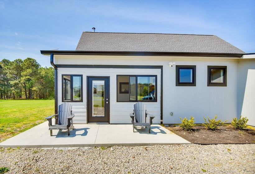 Stunning Chesapeake Bay Farmhouse W/ Dock & Kayaks