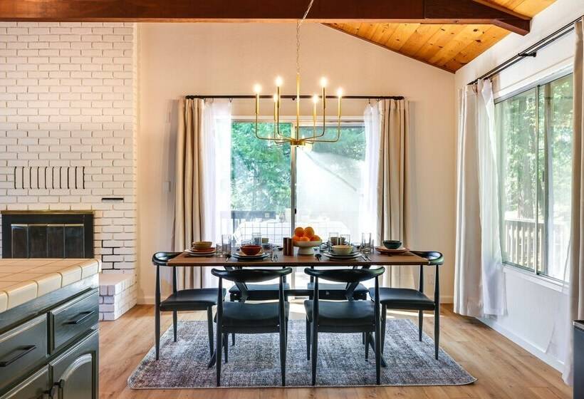 Deck & Fire Pit: Stunning Twain Harte Cabin!