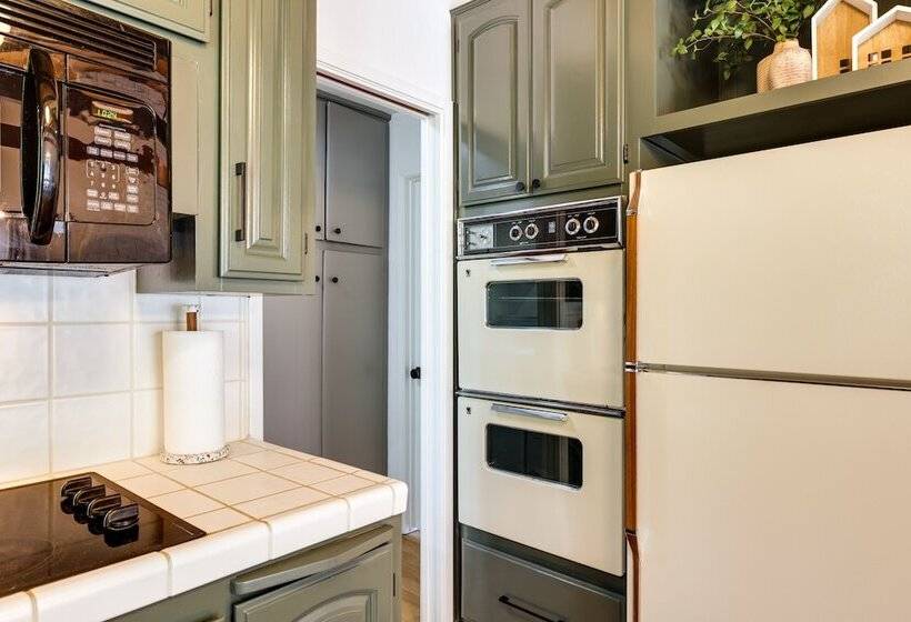 Deck & Fire Pit: Stunning Twain Harte Cabin!