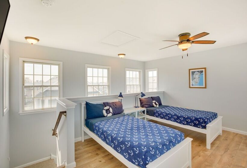 Sunny Atlantic City Home: Walk To Beach!