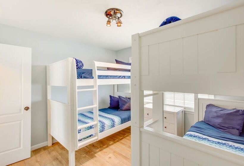 Sunny Atlantic City Home: Walk To Beach!