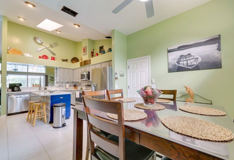 Lanai & Grill: Sunny Home Near Rainbow Springs!