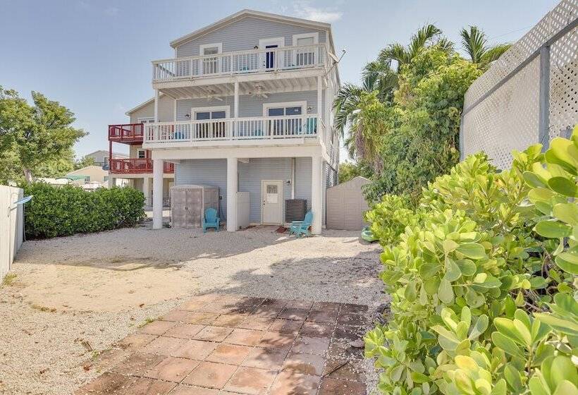 Sunny Key Largo Home W/ Golf Cart & Kayaks