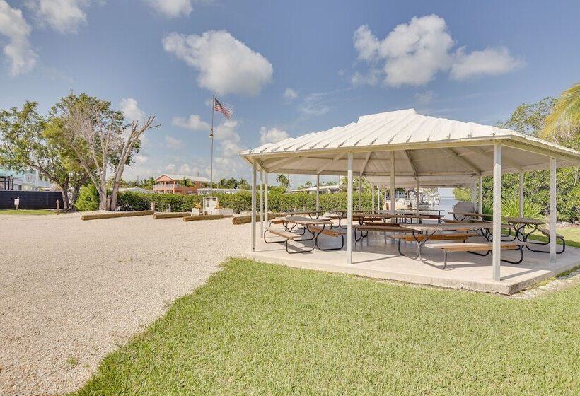 Sunny Key Largo Home W/ Golf Cart & Kayaks
