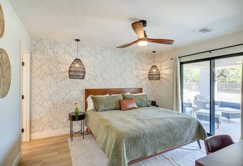 Topocks Premier Luxury Rental Home: 5 Mi To River