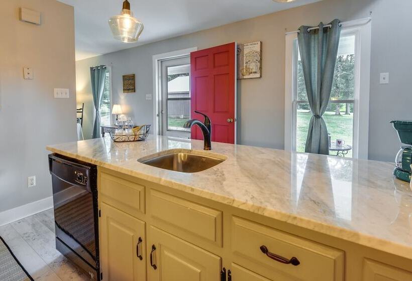 Tranquil Cottage In Virginia Countryside W/ Pond!