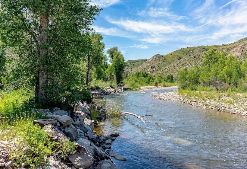 Tranquil Wyoming Cabin Near Uintas   105 Acres!