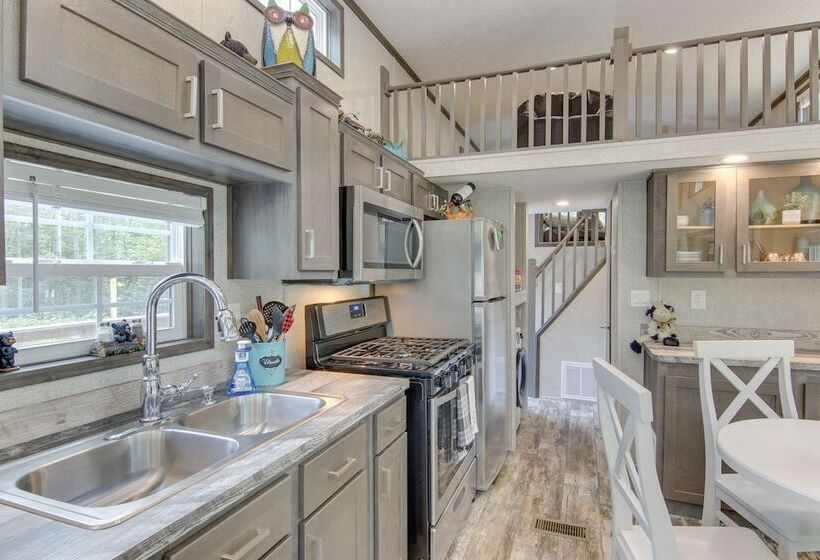 Tree Lined Cabin W/ Grill In Penrose!