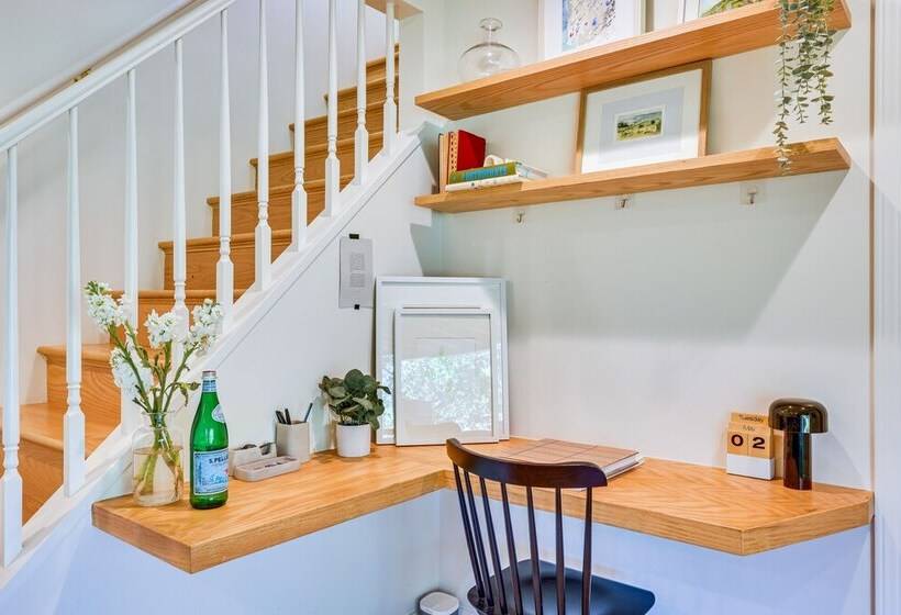 Unique Larkspur Cabin W/ Treetop Mountain Views!