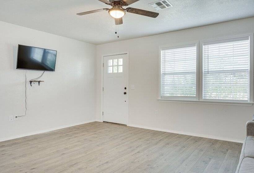 Updated Home W/ Yard ~ 14 Mi To Quartz Mountain!