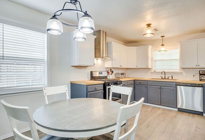 Updated Home W/ Yard ~ 14 Mi To Quartz Mountain!