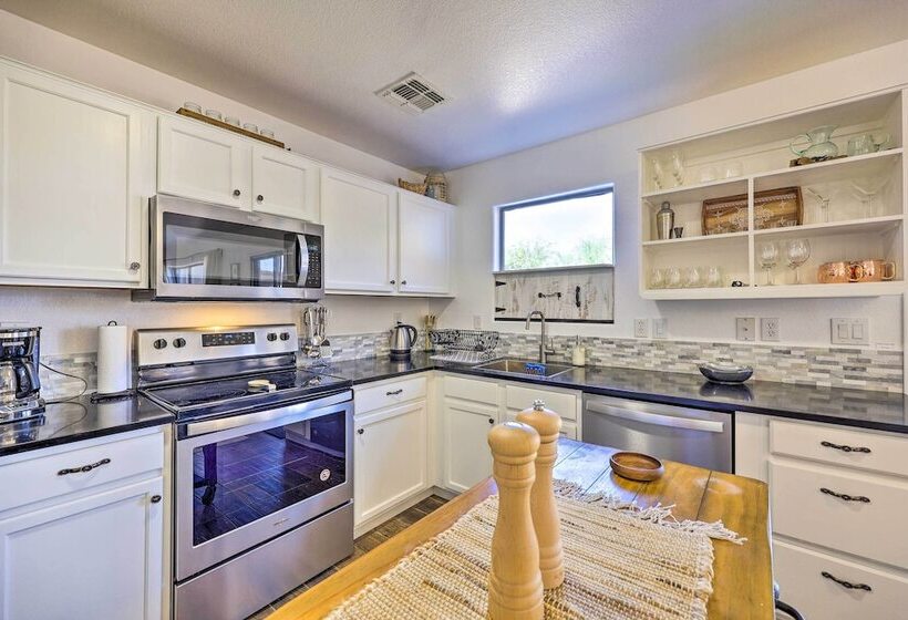 Updated Maricopa Retreat < 2 Miles To Golf!