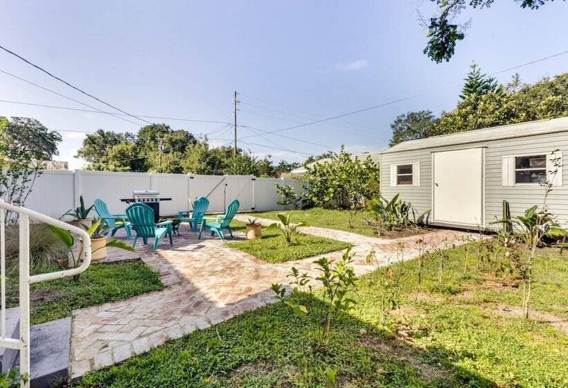 Fire Pit & Yard: Updated Winter Garden Home!