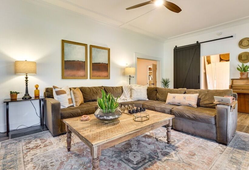 Fire Pit & Yard: Updated Winter Garden Home!