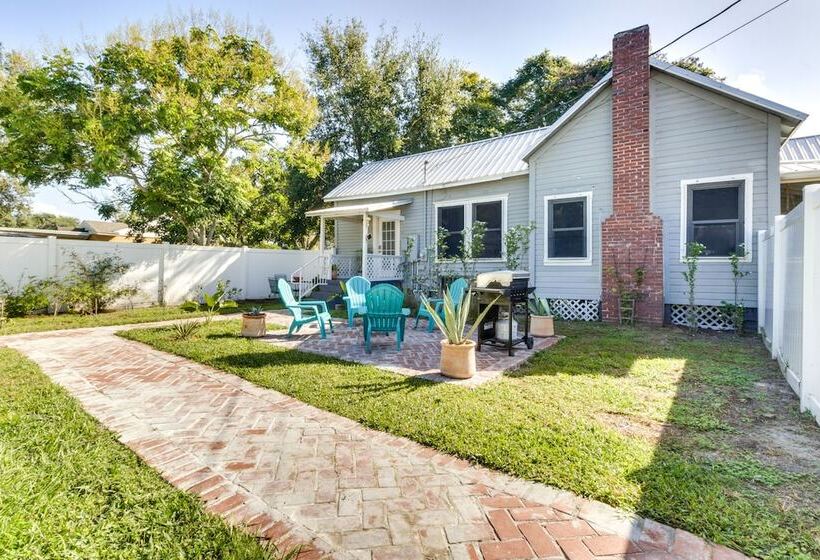 Fire Pit & Yard: Updated Winter Garden Home!