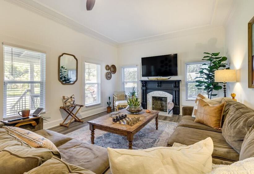 Fire Pit & Yard: Updated Winter Garden Home!