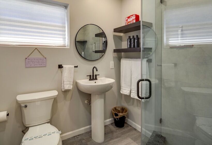 Dog Friendly Vero Beach Retreat W/ Porch & Grill!