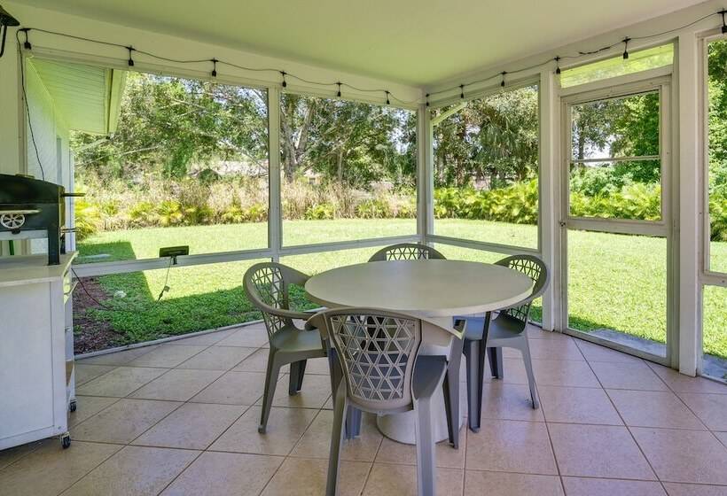 Dog Friendly Vero Beach Retreat W/ Porch & Grill!