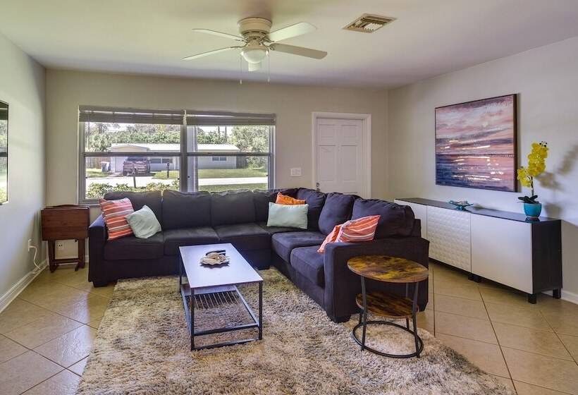 Dog Friendly Vero Beach Retreat W/ Porch & Grill!