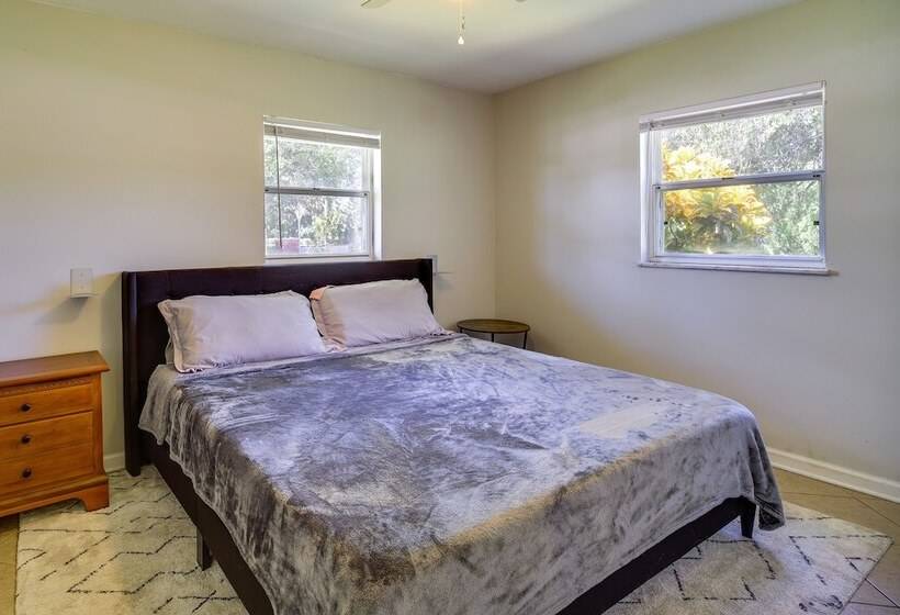 Dog Friendly Vero Beach Retreat W/ Porch & Grill!