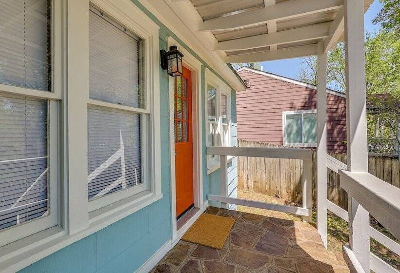 Vibrant Fayetteville Home   Walk Downtown!