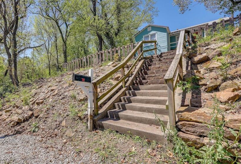 Vibrant Fayetteville Home   Walk Downtown!