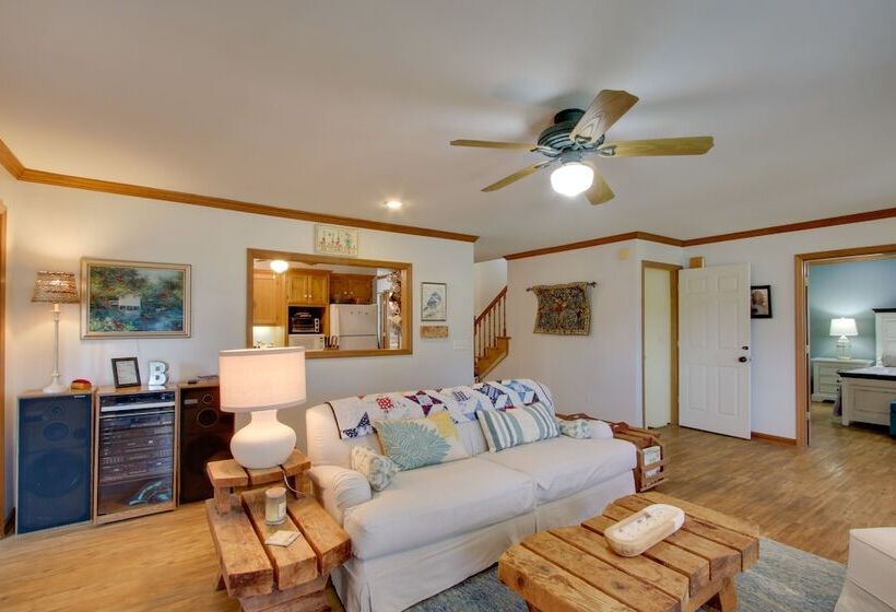 Waterfront Home Near Wilson Lake W/ Covered Porch!