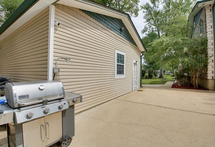 Waterfront Hot Springs Home: 19 Mi To Natl Park!