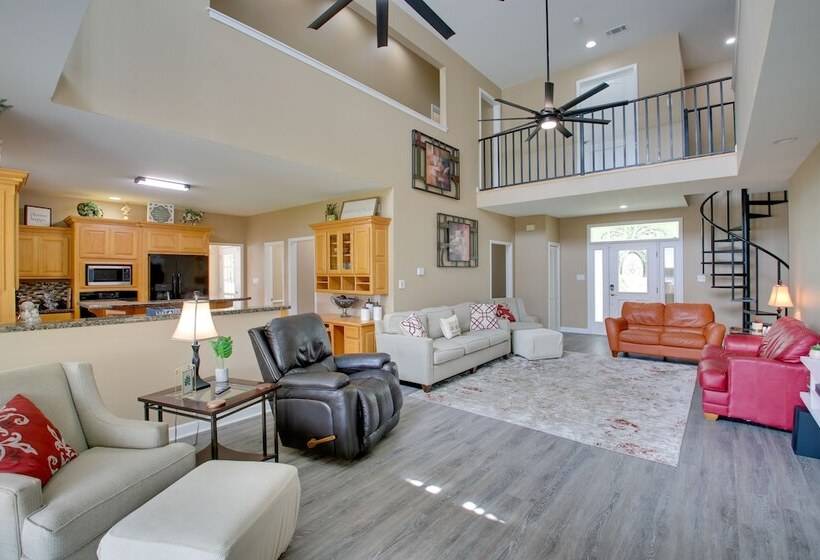 Waterfront Hot Springs Home: 19 Mi To Natl Park!