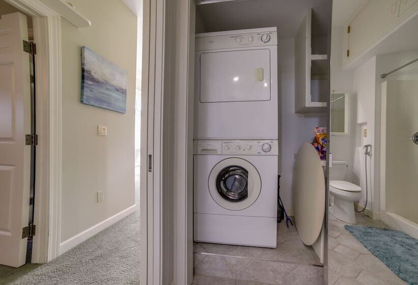 Waterfront Jackson Mansion: Patio, Grill, Dock!