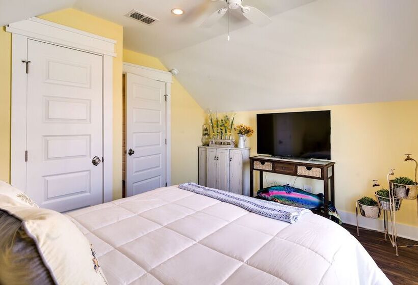 Waterfront Port Isabel Home W/ Private Boat Dock!