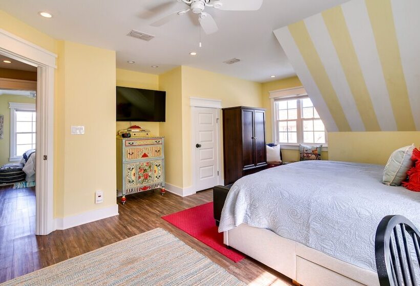 Waterfront Port Isabel Home W/ Private Boat Dock!