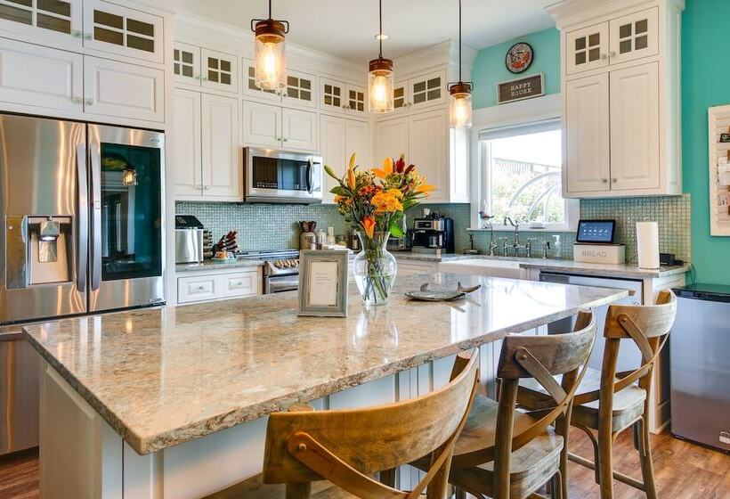 Waterfront Port Isabel Home W/ Private Boat Dock!