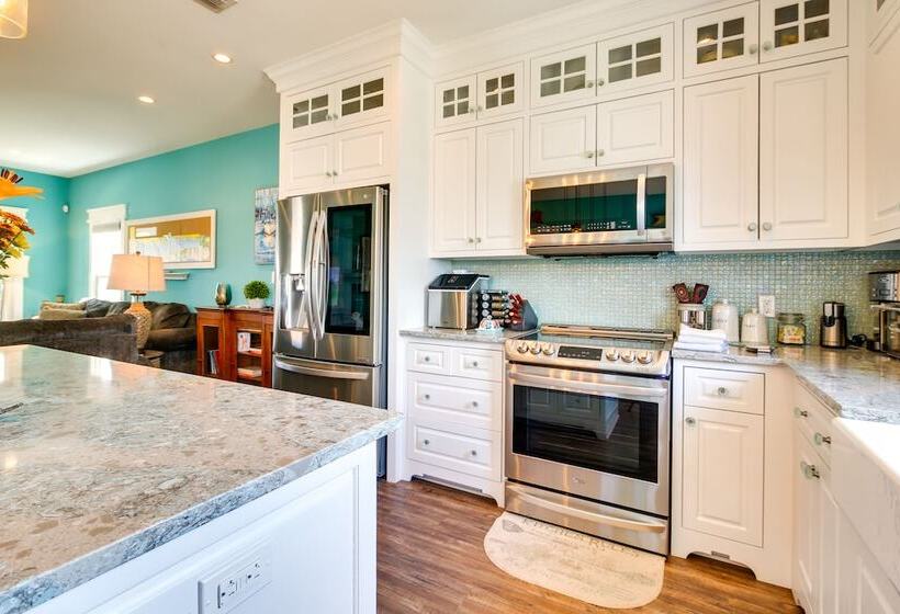 Waterfront Port Isabel Home W/ Private Boat Dock!