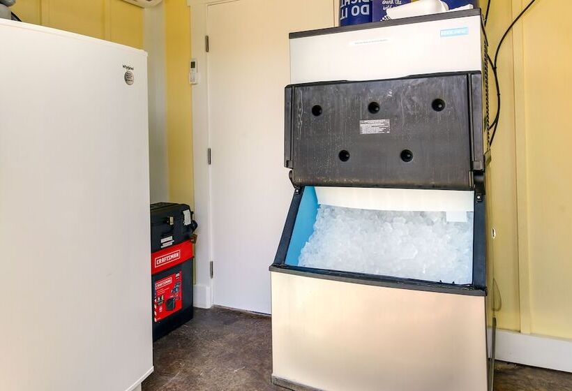 Waterfront Port Isabel Home W/ Private Boat Dock!