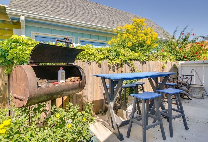 Waterfront Port Isabel Home W/ Private Boat Dock!