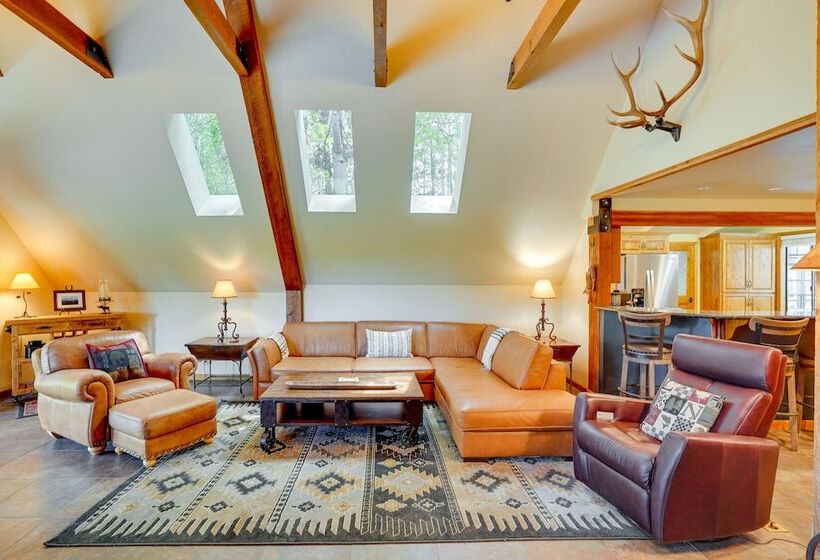 Waterfront Home W/ Hot Tub & Fire Pit In Sunriver!