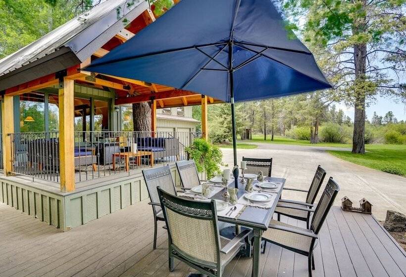 Waterfront Home W/ Hot Tub & Fire Pit In Sunriver!