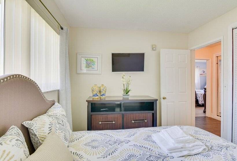 Welcoming Sunrise Retreat W/ Private Backyard