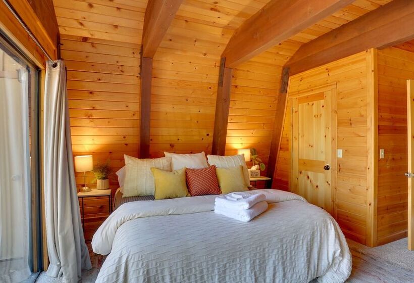 Westwood Lakefront Cabin W/ Hot Tub & Boat Dock!