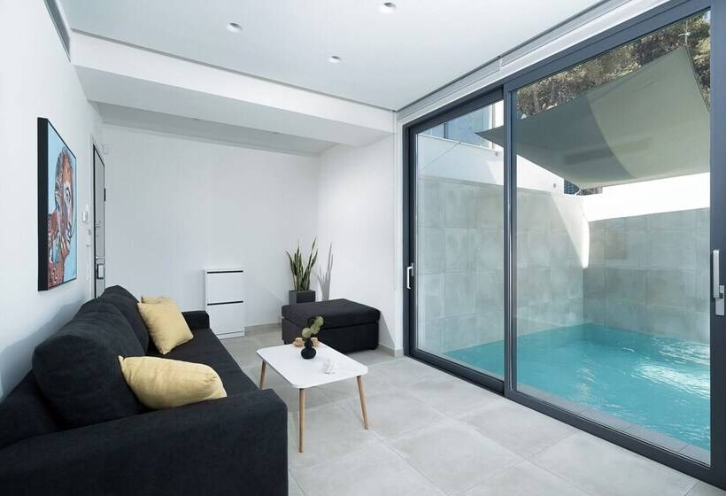 White Cliff Luxury Suites